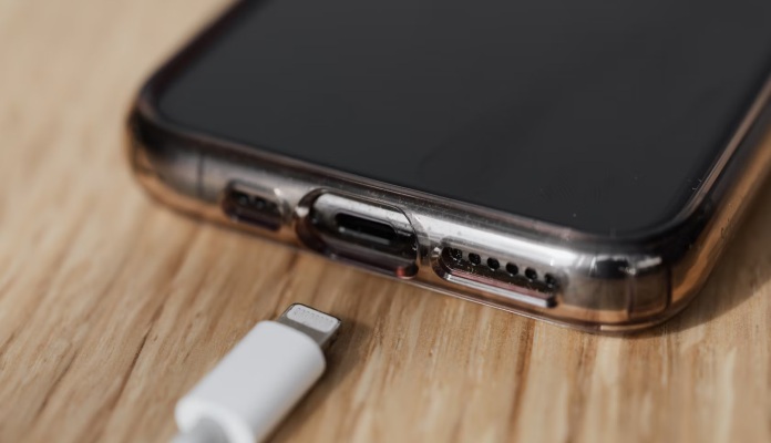 Charging Port Replacement: Ensuring Uninterrupted Power and Connectivity